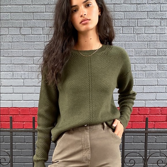 Aritzia Sweaters - Aritzia Wilfred Free
Isabelli Sweater